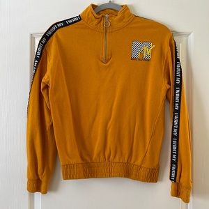 ✨SOLD✨MTV Pullover Sweatshirt 1/4 Zip